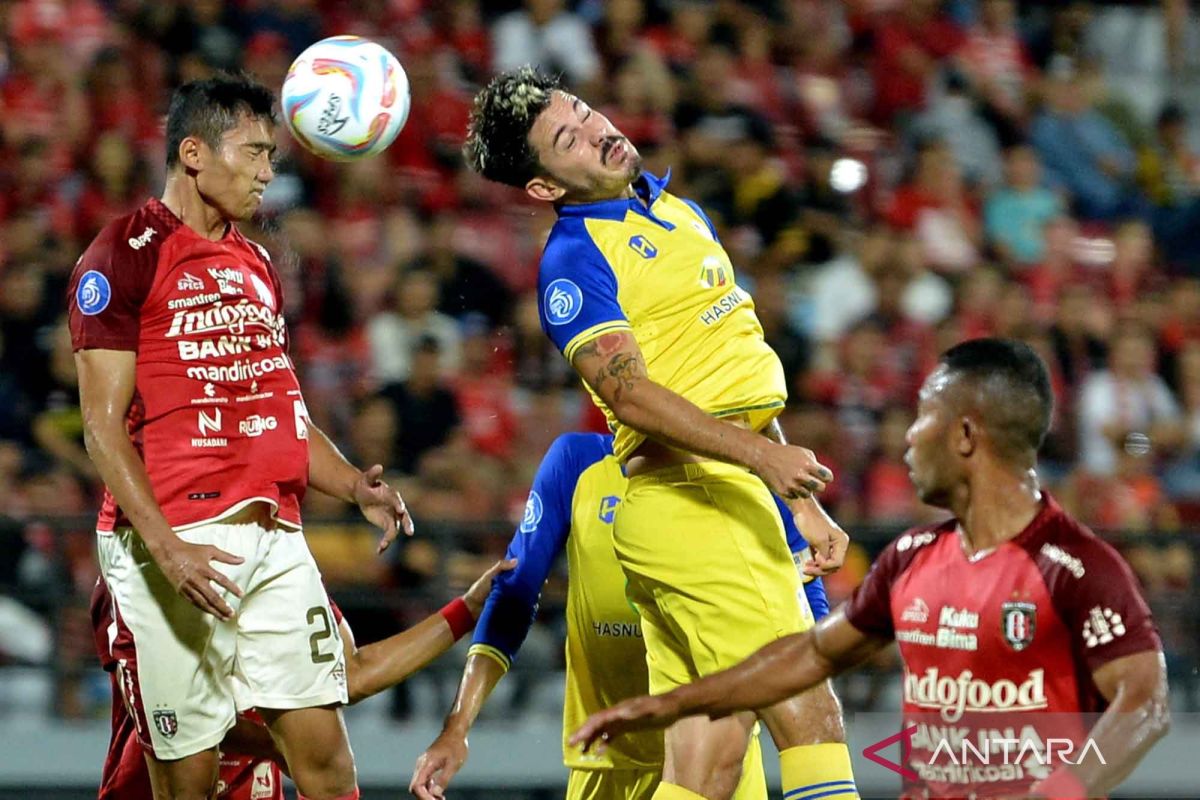Memahami Materi Sepak Bola - Panduan Lengkap untuk Pemula dan Penggemar